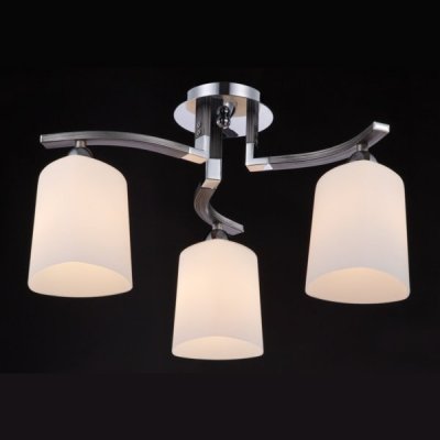 Люстра Maytoni TOC001-03-N Eurosize 1 Люстра Maytoni TOC001-03-N Eurosize 1Потолочные<br>Оригинальная потолочная люстра от компании Майтони представлена благородной конструкцией, которую можно рассмотреть на предлагаемом фото. Купить люстру потолочную Maytoni TOC001-03-N можно для комнат, приспособленных для крепления с помощью монтажных пластин. Стоимость световых элементов вы можете узнать, связавшись с нашими консультантами. Арматура люстры от Maytoni выполнена в оттенке хром и светлый венге, что позволяет использовать купленный по невысокой цене прибор в спальне, в гостиной или в детской. От крепежа отходят три изогнутые ножки, на которых установлены направленные вниз плафоны светлого оттенка.<br><br>Установка на натяжной потолок: Да<br>S освещ. до, м2: 12<br>Крепление: Планка<br>Тип лампы: накаливания / энергосбережения / LED-светодиодная<br>Тип цоколя: E14<br>Количество ламп: 3<br>MAX мощность ламп, Вт: 60<br>Диаметр, мм мм: 480<br>Высота, мм: 265<br>Цвет арматуры: серебристый