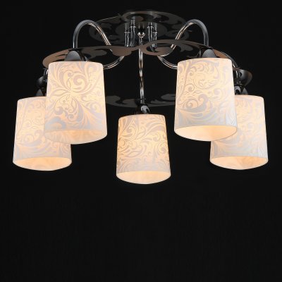 Люстра Maytoni TOC012-05-N TOC012 Люстра Maytoni TOC012-05-N TOC012Потолочные<br>Компания «Светодом» предлагает широкий ассортимент люстр от известных производителей. Представленные в нашем каталоге товары выполнены из современных материалов и обладают отличным качеством. Благодаря широкому ассортименту Вы сможете найти у нас люстру под любой интерьер. Мы предлагаем как классические варианты, так и современные модели, отличающиеся лаконичностью и простотой форм. <br>Стильная люстра Maytoni TOC012-05-N станет украшением любого дома. Эта модель от известного производителя не оставит равнодушным ценителей красивых и оригинальных предметов интерьера. Люстра Maytoni TOC012-05-N обеспечит равномерное распределение света по всей комнате. При выборе обратите внимание на характеристики, позволяющие приобрести наиболее подходящую модель. <br>Купить понравившуюся люстру по доступной цене Вы можете в интернет-магазине «Светодом».<br><br>Установка на натяжной потолок: Да<br>S освещ. до, м2: 20<br>Крепление: Планка<br>Тип лампы: накаливания / энергосбережения / LED-светодиодная<br>Тип цоколя: E14<br>Количество ламп: 5<br>MAX мощность ламп, Вт: 40<br>Диаметр, мм мм: 550<br>Высота, мм: 295<br>Цвет арматуры: серебристый