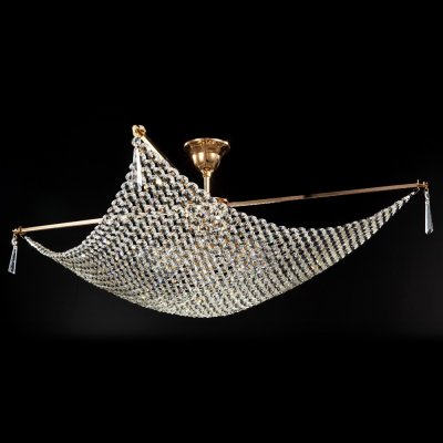 Люстра Maytoni X82-80x80-G Croce Люстра Maytoni X82-80x80-G CroceПотолочные<br>Уникальный осветительный прибор, разработанный фирмой Maytoni, сможет украсить интерьер, выполненный в стиле классика, если Вы решитесь купить его по весьма привлекательной цене, предложенной нашим интернет-магазином. Хрустальная люстра Maytoni X82-80X80-G предназначена для крепления типа крюк, это необходимо учитывать при заказе товара, как и то, что стоимость подходящих ламп не вошла в предлагаемый комплект поставки. Фото поможет Вам по достоинству оценить конструкцию предлагаемой хрустальной люстры. Золоченая металлическая штанга, выполненная в форме креста, несет роскошный плафон, составленный из хрустальных страз. Стразы соединены в плотный «палантин», мерцающий сказочным сиянием при каждом включении прибора от немецкого производителя Майтони.<br><br>Установка на натяжной потолок: Да<br>S освещ. до, м2: 32<br>Крепление: Планка<br>Тип товара: Люстра<br>Скидка, %: 16<br>Тип лампы: накаливания / энергосбережения / LED-светодиодная<br>Тип цоколя: E27<br>Количество ламп: 8<br>Ширина, мм: 850<br>MAX мощность ламп, Вт: 60<br>Длина, мм: 850<br>Высота, мм: 300<br>Цвет арматуры: золотой