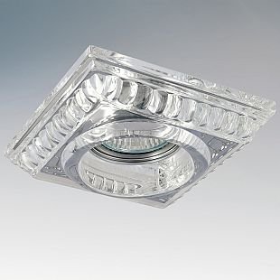 Lightstar PROTO 6620 Светильник Lightstar PROTO 6620 СветильникХрустальные<br>Встраиваемые светильники – популярное осветительное оборудование, которое можно использовать в качестве основного источника или в дополнение к люстре. Они позволяют создать нужную атмосферу атмосферу и привнести в интерьер уют и комфорт. Интернет-магазин «Светодом» предлагает стильный встраиваемый светильник Lightstar 6620. Данная модель достаточно универсальна, поэтому подойдет практически под любой интерьер. Перед покупкой не забудьте ознакомиться с техническими параметрами, чтобы узнать тип цоколя, площадь освещения и другие важные характеристики. Приобрести встраиваемый светильник Lightstar 6620 в нашем онлайн-магазине Вы можете либо с помощью «Корзины», либо по контактным номерам. Мы развозим заказы по Москве, Екатеринбургу и остальным российским городам.<br><br>Тип лампы: галогенная/LED<br>Тип цоколя: Gu5.3/GU10<br>Количество ламп: 1<br>MAX мощность ламп, Вт: 50<br>Размеры: D115 H28, встраиваемые размеры