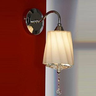 Светильник Lussole Lsf-7401-01 Светильник Lussole Lsf-7401-01Модерн<br>Настенный светильник Lussole Lsf-7401-01 пленет своей «нежной» красотой, очарованием и изщность! Плавные линии, «теплые» цветовые оттенки, оригинальна стеклнна подвеска в качестве украшени создат великолепный образ, который внесет в атмосферу комнаты ут, легантность и современность. Бра может служить не только в качестве подсветки, но и самостотельным лементом декора. Чтобы интерьер выглдел гармоничным, стильным и совершенным, рекомендуем Вам использовать светильник в комплекте из нескольких кземплров, а также потолочной лстрой той же серии.<br><br>S освещ. до, м2: 2<br>Тип лампы: галогенна / LED-светодиодна<br>Тип цокол: G9<br>Количество ламп: 1<br>Ширина, мм: 120<br>MAX мощность ламп, Вт: 40<br>Расстоние от стены, мм: 190<br>Высота, мм: 230<br>Цвет арматуры: серебристый