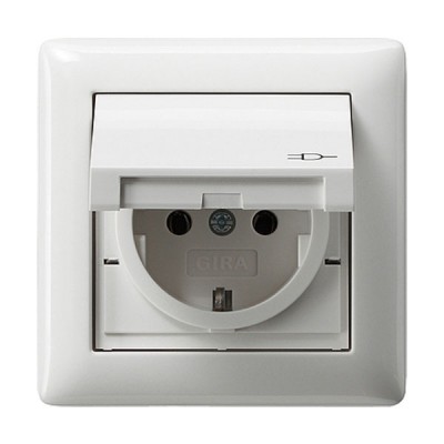 Gira S-55 Бел глянц Розетка 1-я с/з,с крышкой, компл. уплотнителей, IP 44 (G115703)