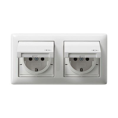 Gira S-55 Бел глянц Розетка 2-я с/з,с крышкой, компл. уплотнителей, IP 44 (G115803)