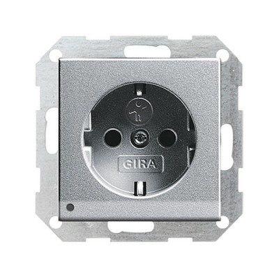 Gira S-55 Алюминий Розетка с/з с защитой и индикацией напряжения (G117026)