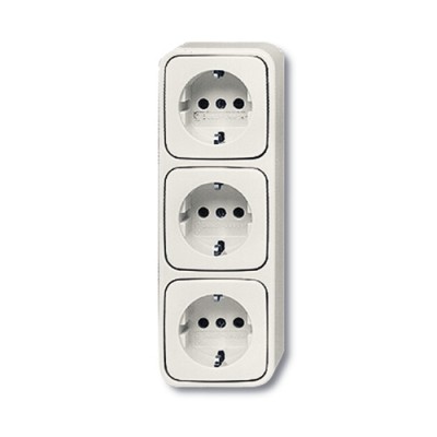 Розетка 3x2Р+Е для открытого монтажа Duro 2000 AP белый [BJE2300-03 E AP] 2056-0-0018