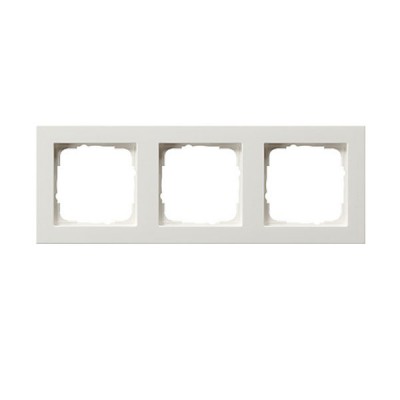 Gira E2 Бел глянц Рамка 3-ая (G21329)