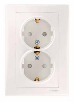 SE Sedna Бел Розетка 2-я с/з с защитными шторками литая (SDN3000721)