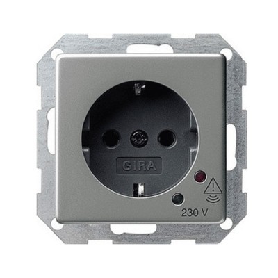 Gira E22 Сталь Розетка с/з, защитой от перенапряжения и акустич сигналом (G45120)