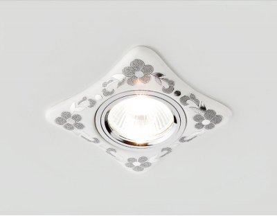 

Точечный светильник Ambrella с узором D2065 W/CH