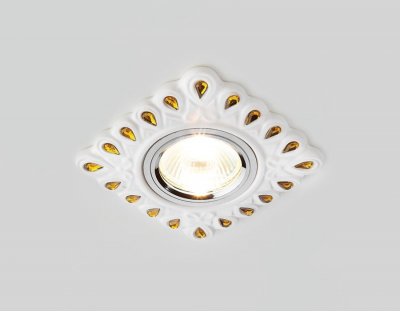 

Точечный светильник Ambrella с узором D5550 W/YL