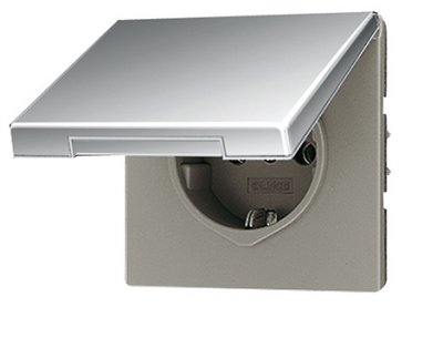 JUNG LS 990 Блестящий хром Розетка с/з с крышкой безвинт зажим (GCR2520KL) JUNG LS 990 Блестящий хром Розетка с/з с крышкой безвинт зажим (GCR2520KL)