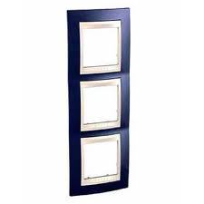 Рамка 3-ая вертик MGU6.006V.542