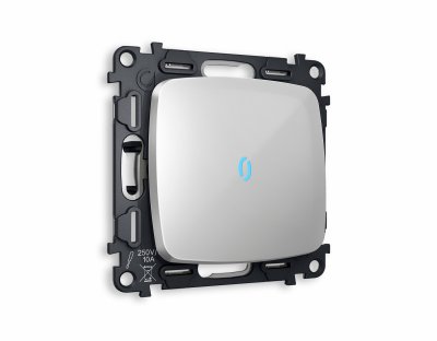 Комплект механизма 1-клавишного проходного выключателя с подсветкой 10000K OMEGA MO402040 Серебро глянец QUANT Ambrella Volt Комплект механизма 1-клавишного проходного выключателя с подсветкой 10000K OMEGA MO402040 Серебро глянец QUANT Ambrella Volt