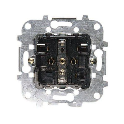 Механизм розетки 2Р+Е с втычными клеммами 16А 250В [NIE 8188_6] 8188.6