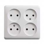 Lexel Этюд Белый Розетка 4 местная без заземления без шторок