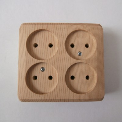 Lexel Этюд Дача Сосна Розетка 4 местная без заземления без шторок