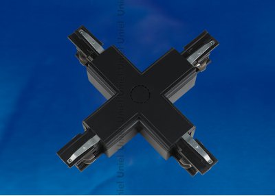 Соединитель для шинопроводов Uniel UBX-A41 BLACK 1 POLYBAG Соединитель для шинопроводов Uniel UBX-A41 BLACK 1 POLYBAG