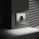 Накладка для розетки с заземлением и защитными шторками, S70 (шелк)