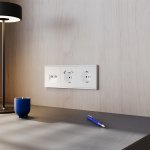 Накладка для розетки с заземлением и защитными шторками, с USB A+C, S70 (белый матовый)