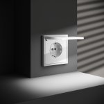 Розетка встраиваемая VOLTUM S70 с заземлением, защитными шторками и крышкой 16А, (белый глянцевый) (VLS040301)