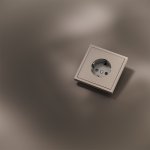 Накладка для розетки с заземлением и защитными шторками, S70 Metal (платина)