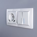 Рамка из поликарбоната на 2 поста Snabb Basic белый W0022001