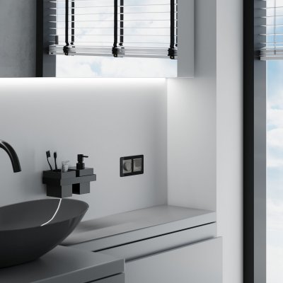 Розетка влагозащ. с зазем. с защит. крышкой и шторками (графит акрил) W1171244 Розетка влагозащ. с зазем. с защит. крышкой и шторками (графит акрил) W1171244