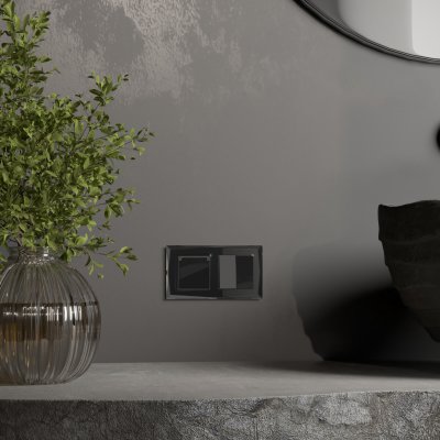 Розетка влагозащ. с зазем. с защит. крышкой и шторками (черный акрил) W1171248