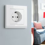 Розетка с заземлением (белая) WL01-SKG-01-IP20 Werkel