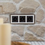 Рамка на 3 поста (бронза/белый) Werkel WL17-Frame-03