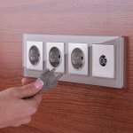 W1171106/ Розетка с заземлением и шторками (серебряный) W1171106