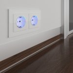 Розетка с заземлением и подсветкой (белая) W1171401 Werkel