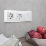 Рамка на 3 поста (белый,стекло) W0031101 Werkel