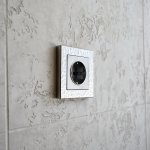 Розетка с заземлением (cеребряный рифленый) W1171009 Werkel