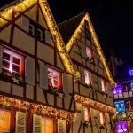 Праздничная гирлянда бахрома теплый белый с эффектом мерцания 3*0,6 м IP65 100-101 Eurosvet