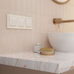 Рамка на 3 поста Favorit (молочный, стекло) Werkel W0031141