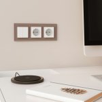 Рамка на 3 поста Favorit (латте, стекло) Werkel W0031142