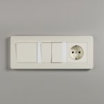 Рамка на 3 поста Split (айвори/белый, soft-touch) Werkel W0033066