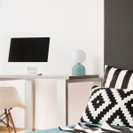 Настольный светильник со стеклянным плафоном Eurosvet 16039 Miki