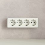 Розетка четверная с заземлением и шторками Gallant слоновая кость W5072204