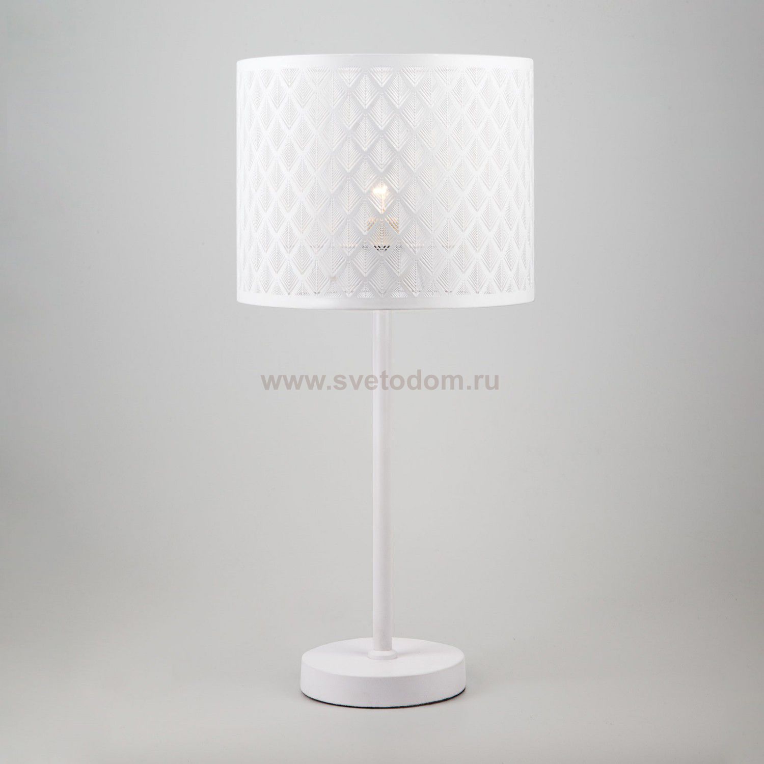 Светильник Eurosvet 01018/1 белый