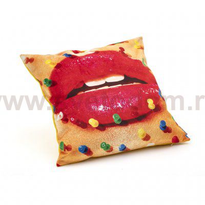Подушка Toiletpaper Mouth With Pins