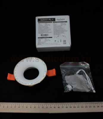 Светильник потолочный Divinare 1828/01 PL-1 IVETTA