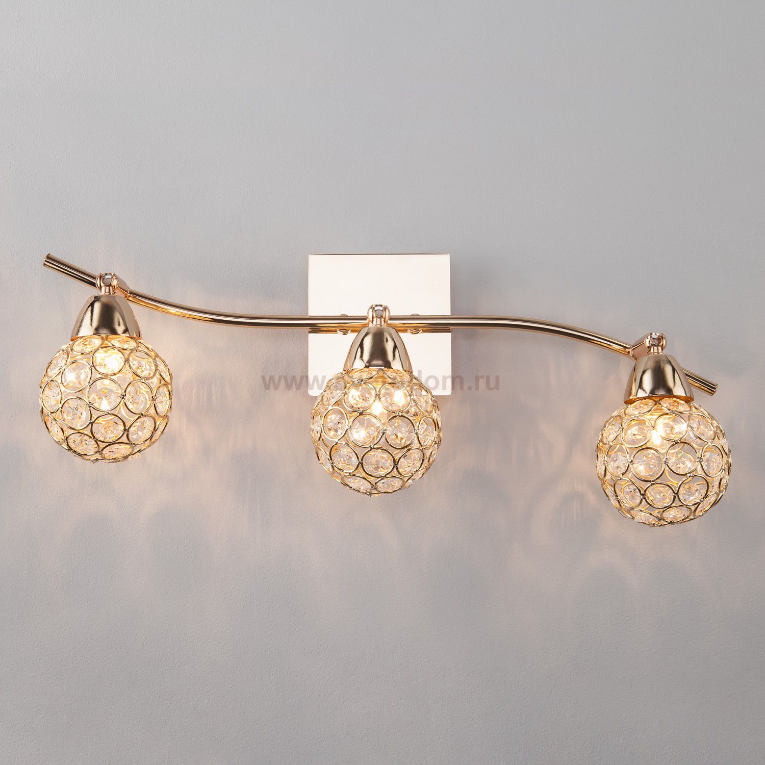 Светильник Eurosvet 20042/3 золото