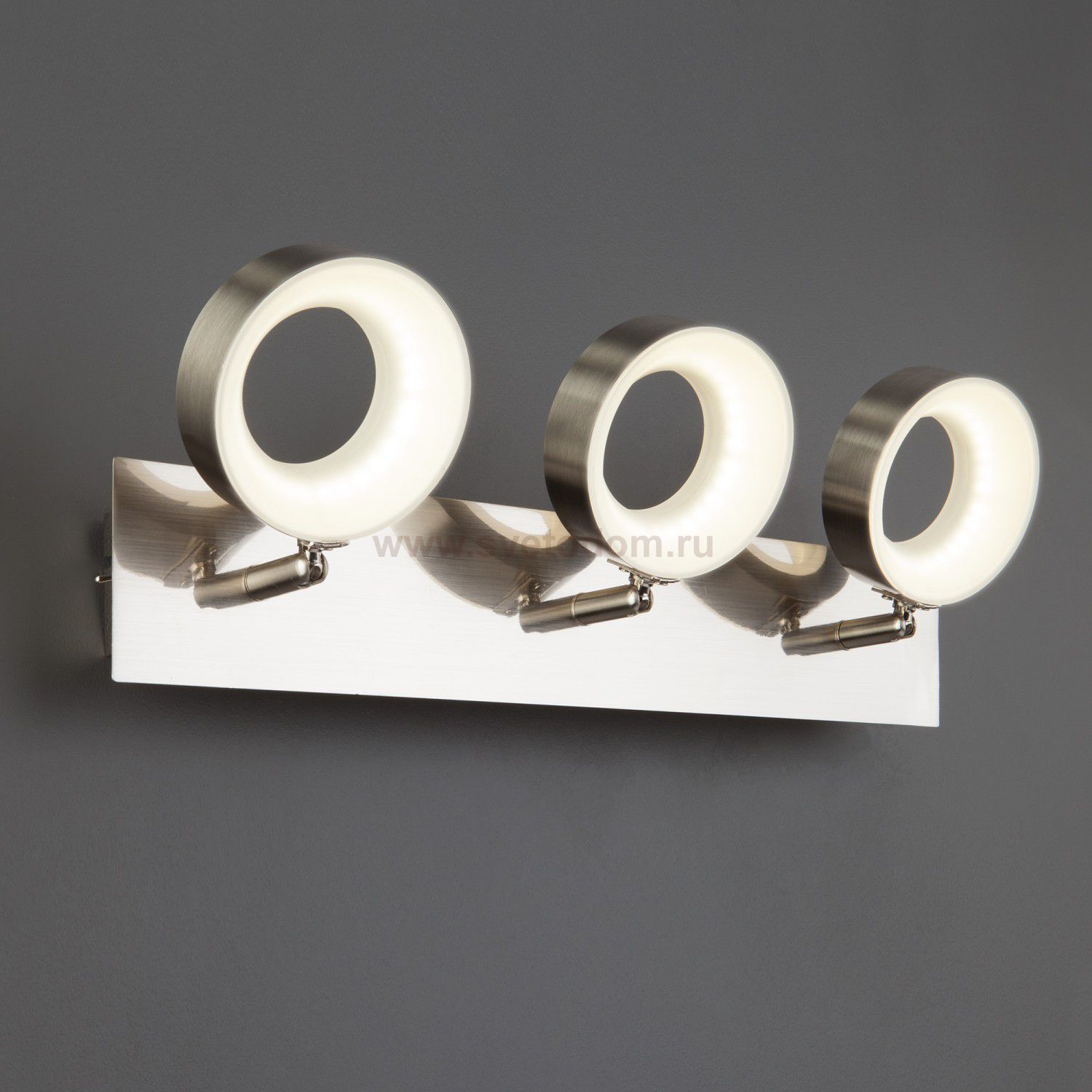 Светильник Eurosvet 20065/3 сатин-никель 18W