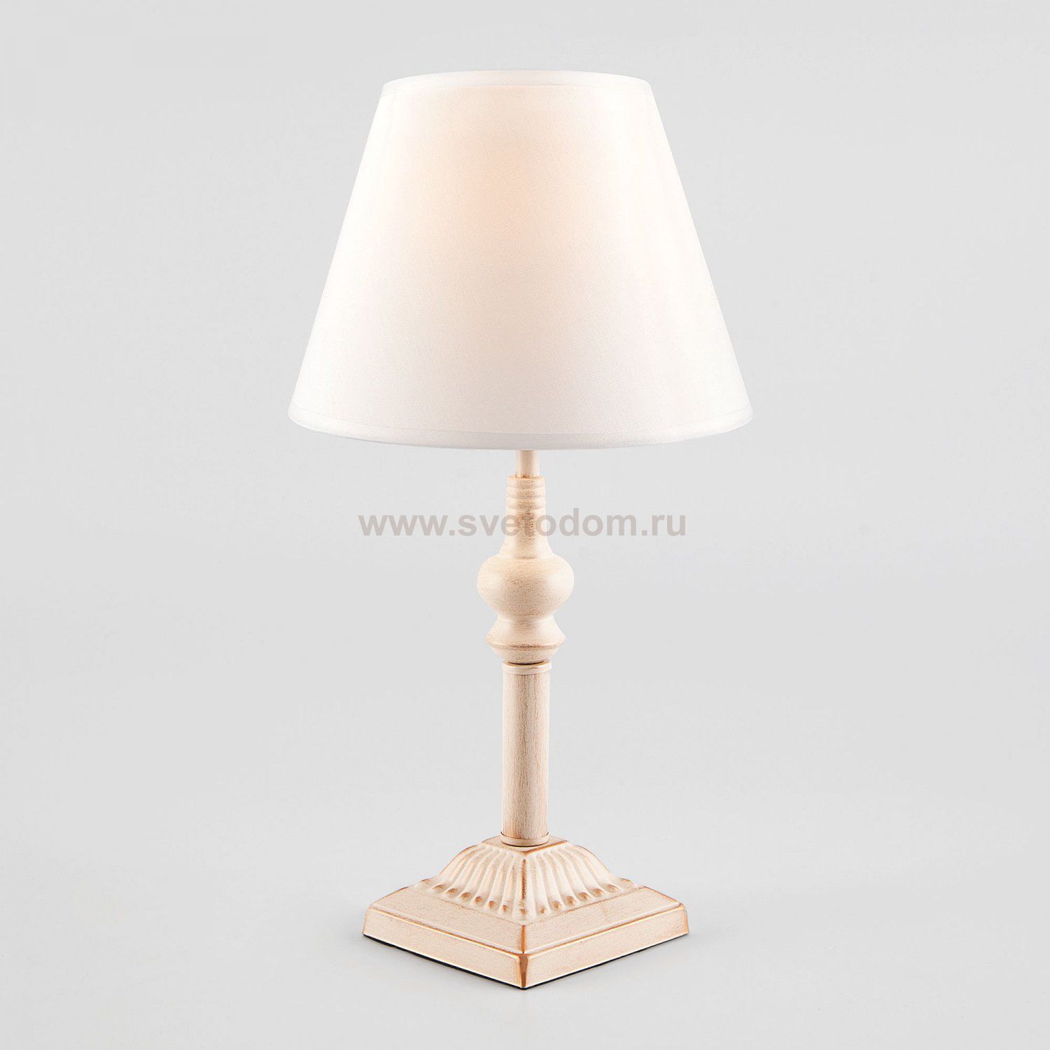 Светильник Eurosvet 01061/1 белый с золотом