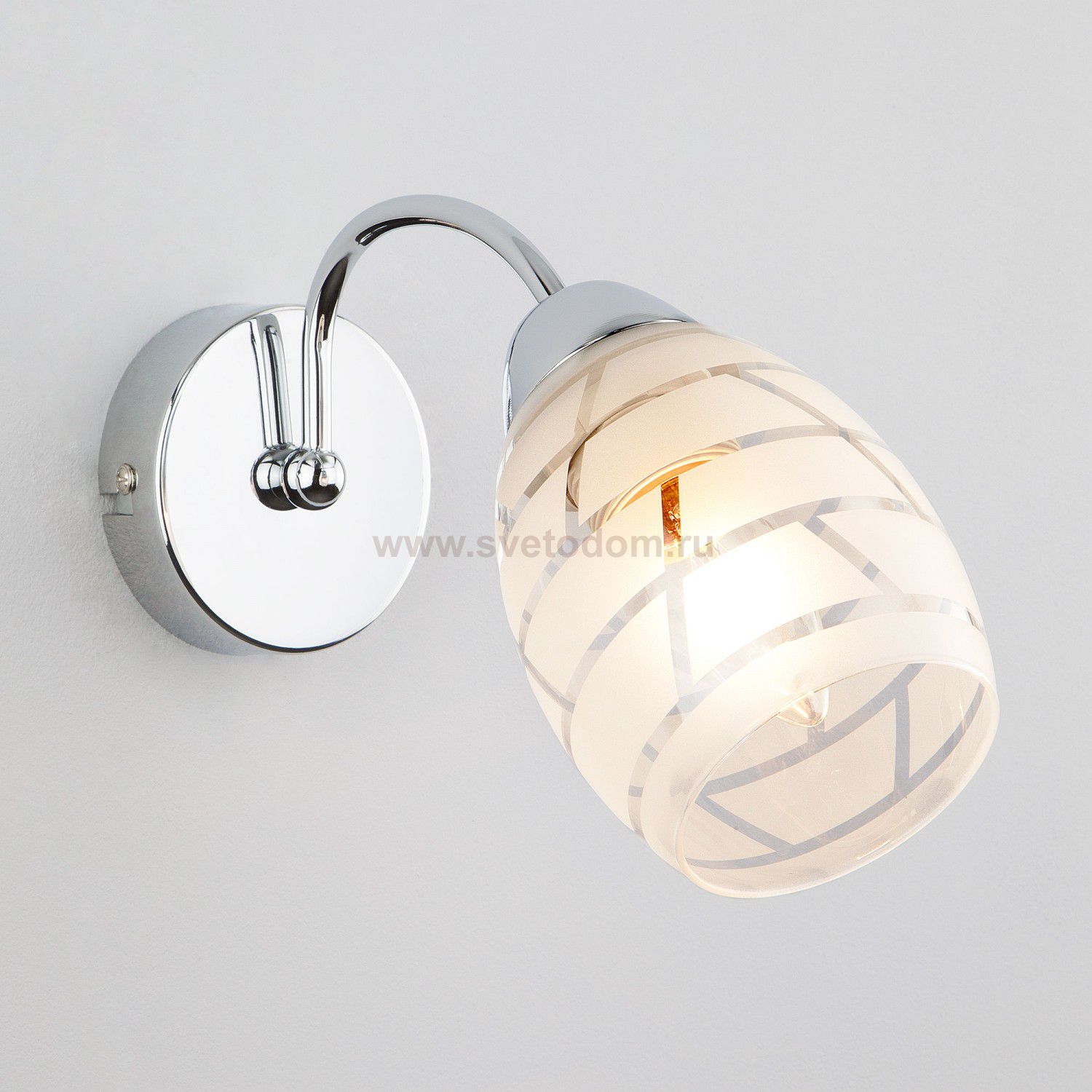 Светильник Eurosvet 30127/1 хром