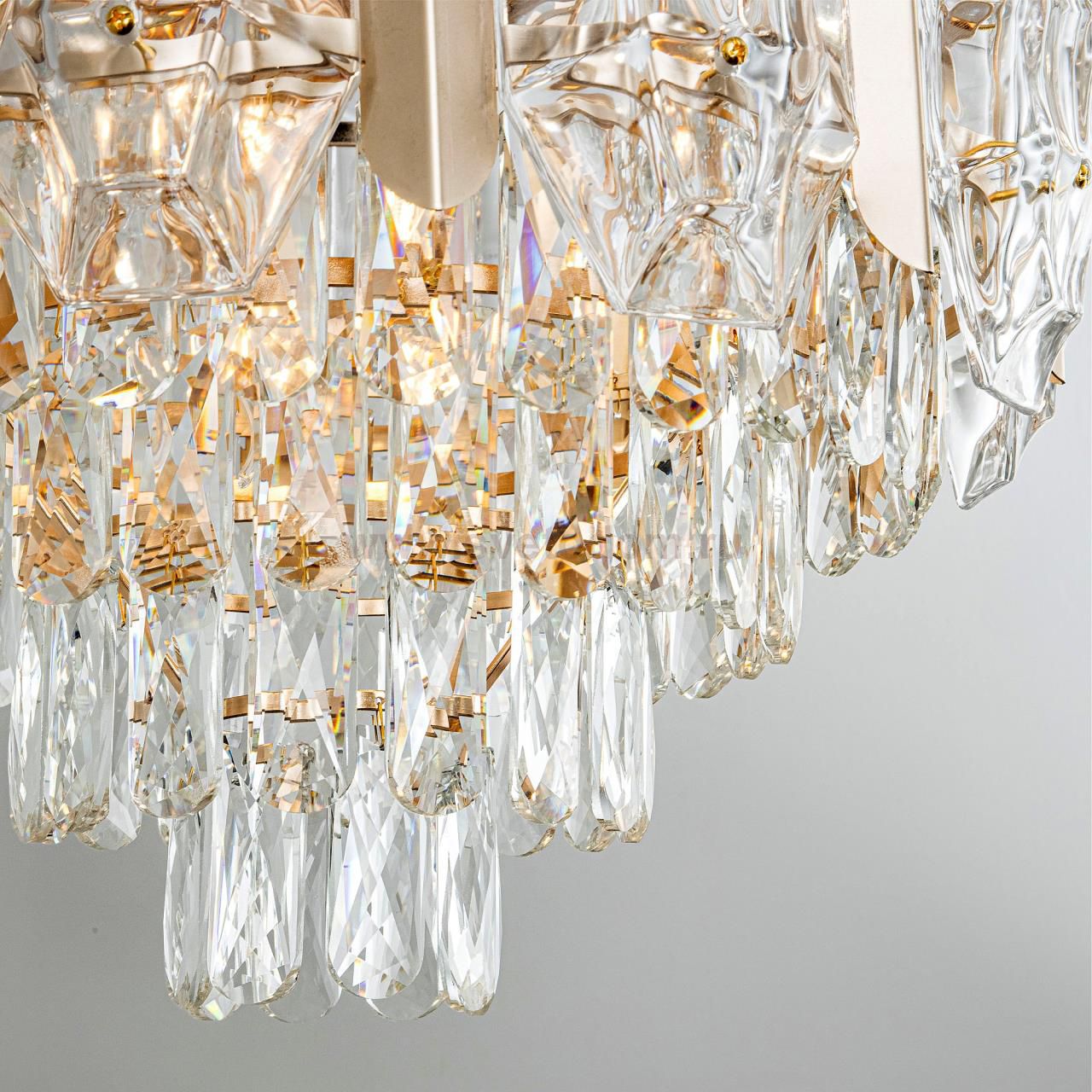 Подвесная люстра MODELUX 370-450