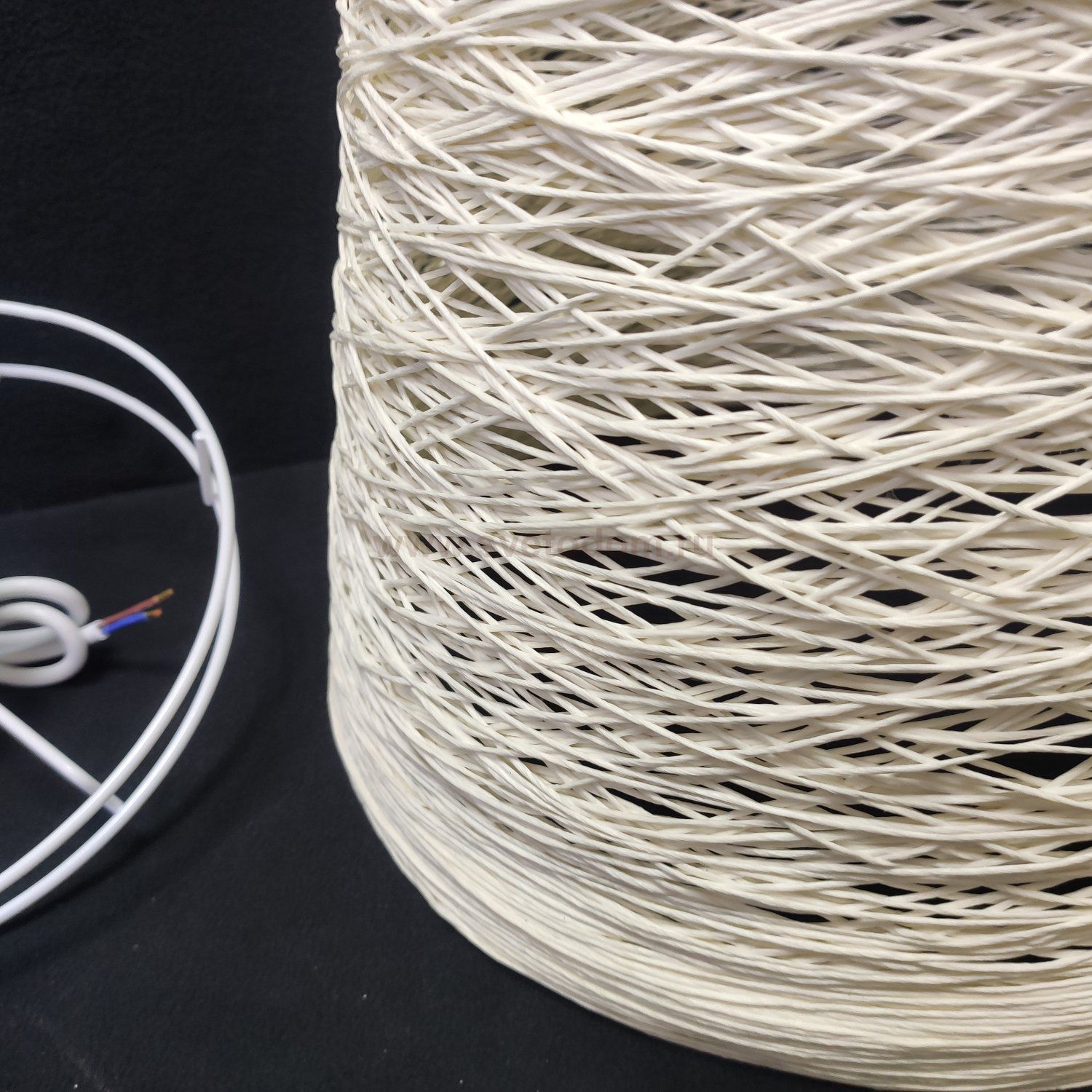 Светильник подвесной из ротанга Velante 569-716-01 бежевый