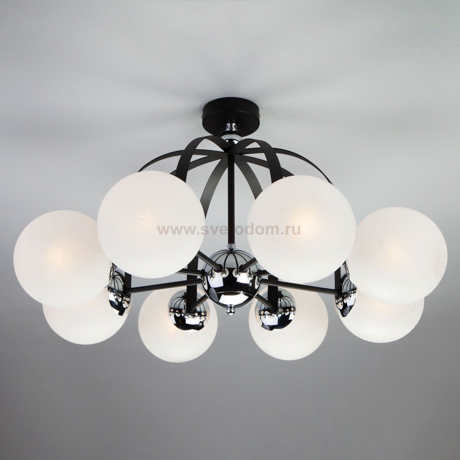 Светильник Eurosvet 70082/8 хром/черный